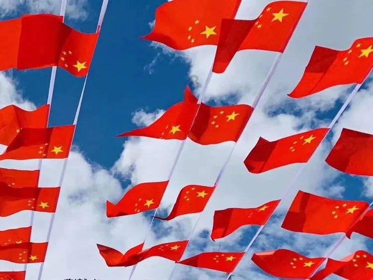 00后宁愿摆摊也不想上班！你觉得00后整顿职场靠谱吗？游戏画面